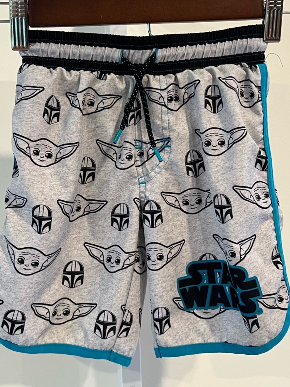 Star Wars Mandalorian and Grogu Gray and Black Swim Trunks Toddler Sz 4/5